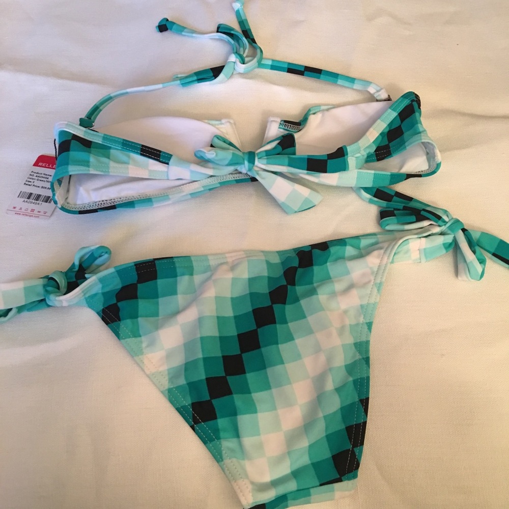 Relleciga • Geometric Bikini - Picture 2 of 8